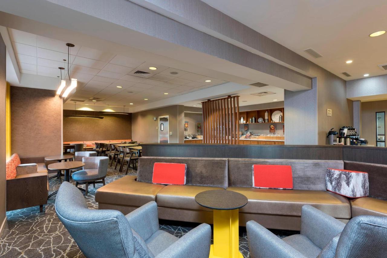 Springhill Suites Grand Rapids North Eksteriør billede