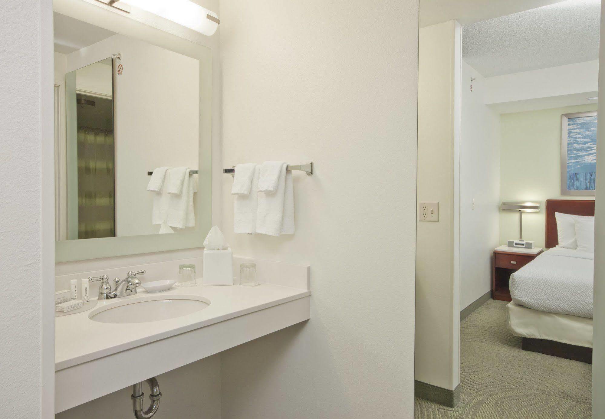 Springhill Suites Grand Rapids North Eksteriør billede