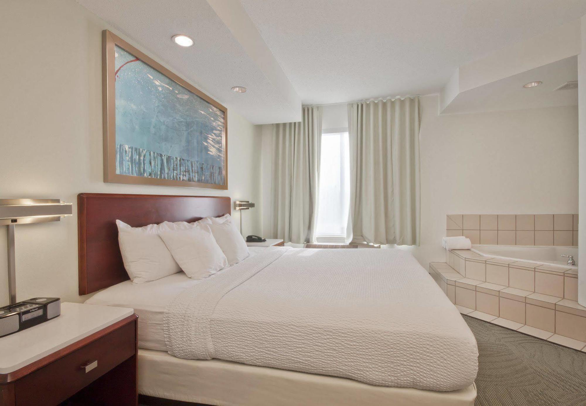 Springhill Suites Grand Rapids North Eksteriør billede